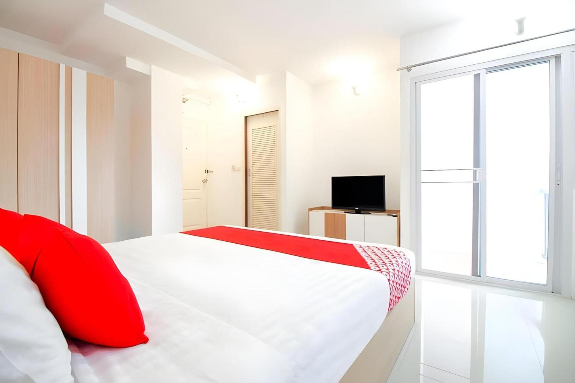Capital O 411 Grandview Condo 15 Бангкок Экстерьер фото